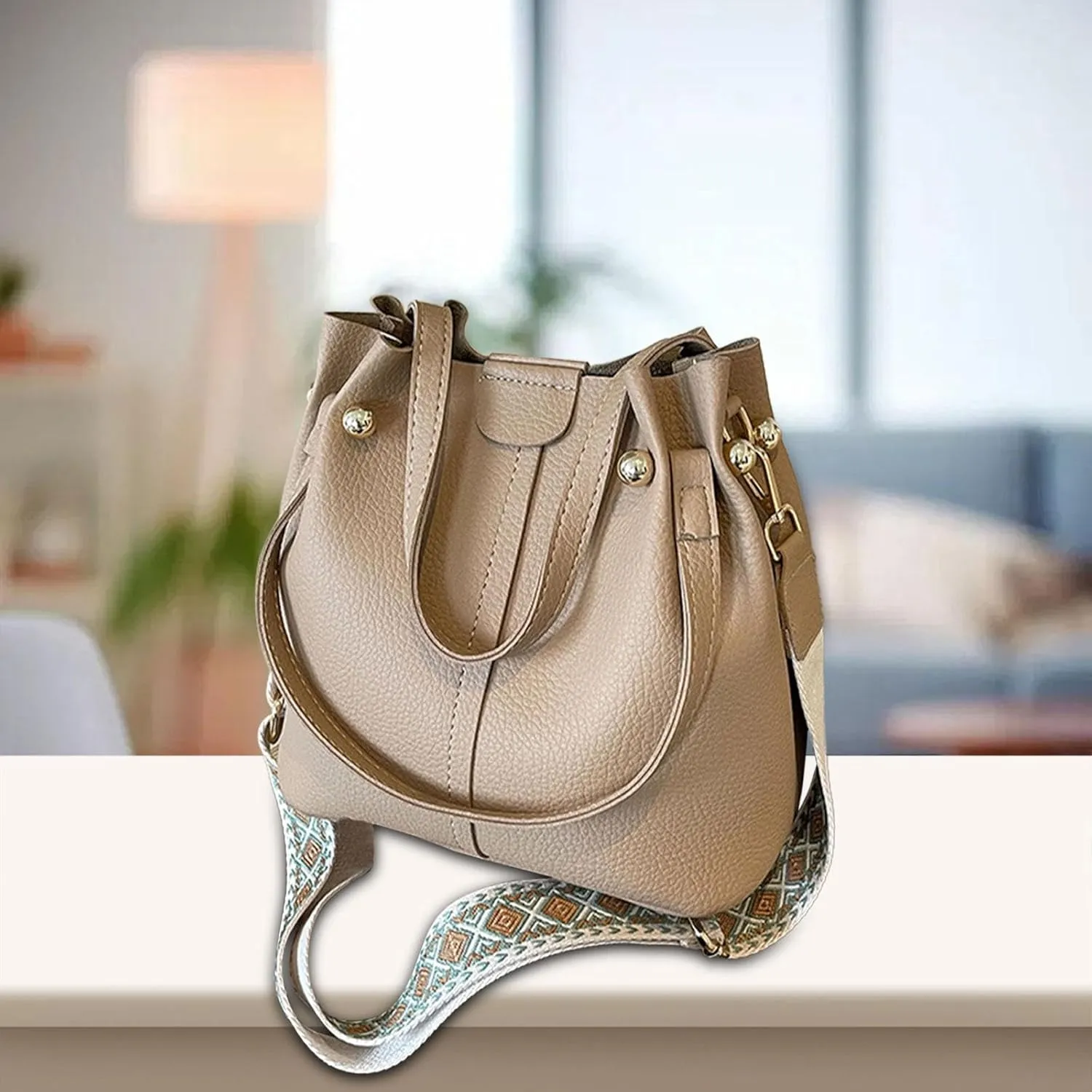 Women Bucket Bag with Adjustable Strap Stylish Ladies Commuting Crossbody Purse